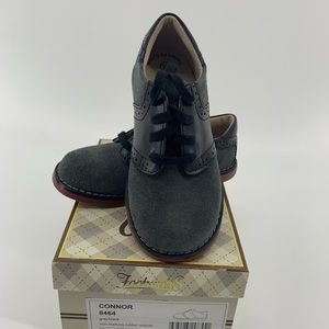 FootMates Connor boys size 8.5 grey/black